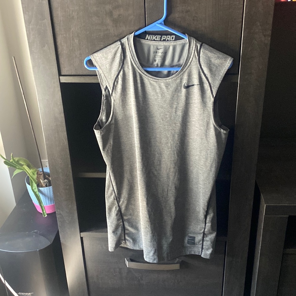 Nike muscle tee